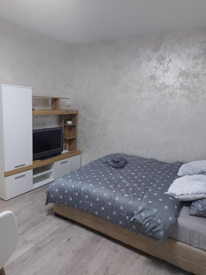 Apartman Mikikiki Belgrad Dış mekan fotoğraf